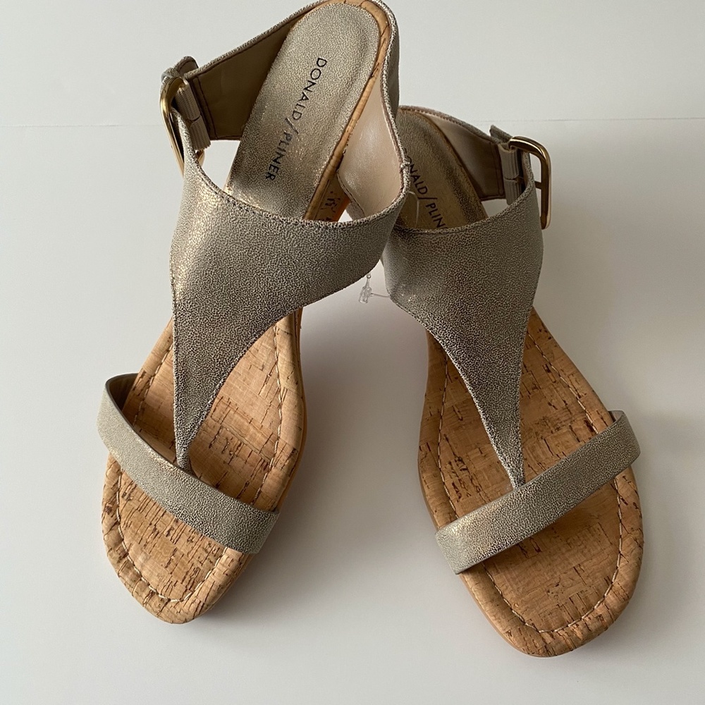 Donald Pliner Dylan leather metallic gold sandal